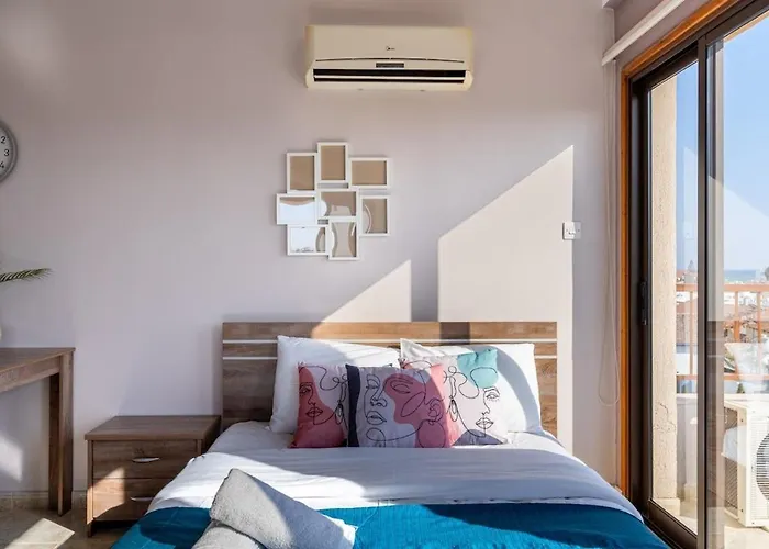 Apartamento Ani's Stylish W Terrace In Larnaca