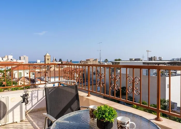 Ani's Stylish W Terrace In