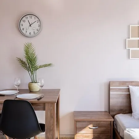 Apartament Ani's Stylish W Terrace In *