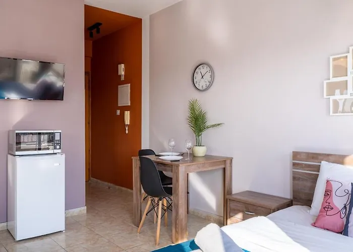 Ani's Stylish W Terrace In *